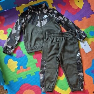 Toddler Boy Nike Tracksuit 3T